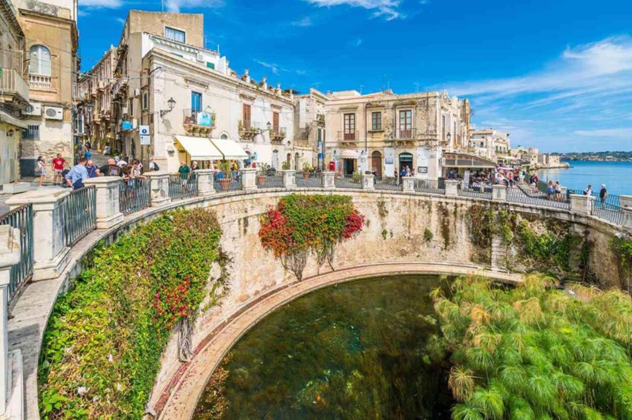 Ortigia Sunset Apartments - Xenia Sicily Villas Syracuse Eksteriør billede